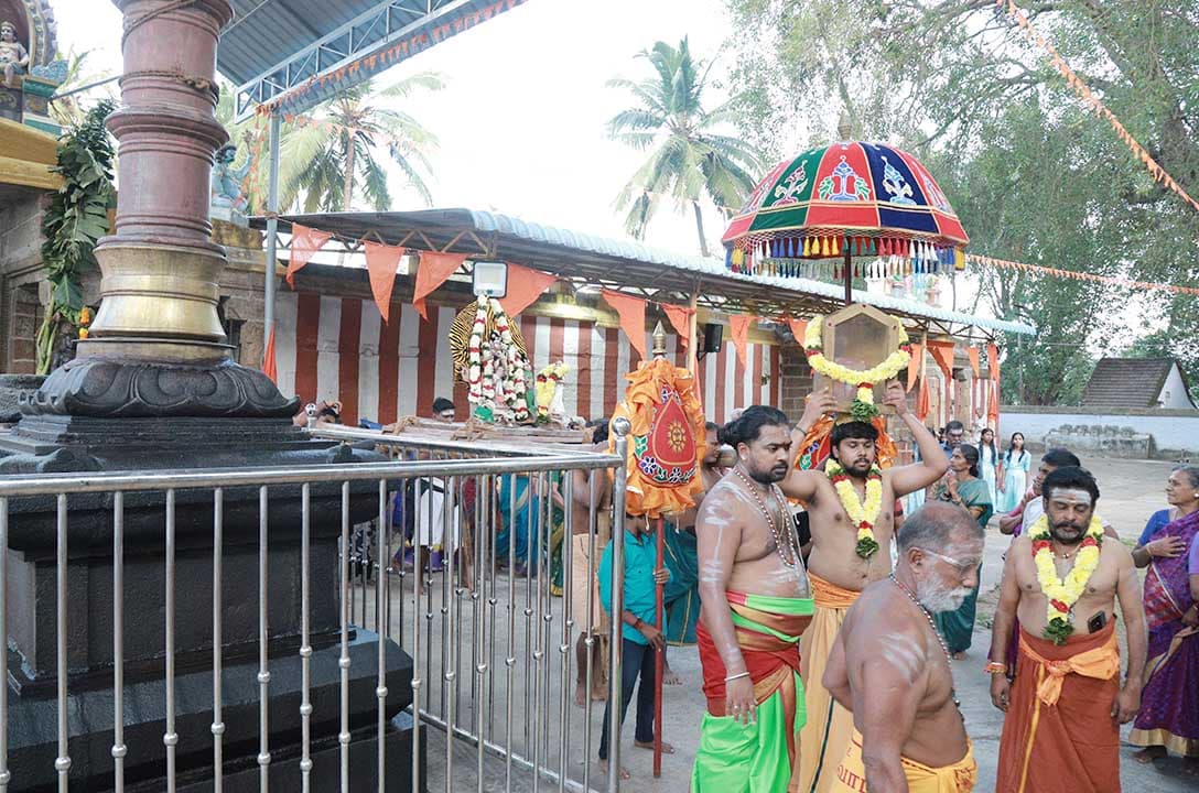 Sacred Thirumurai Pezhai Procession by Siva Muralidharan Ragaveshvarar Temple, Derisanamcope | 14-01-2026 - Image 3