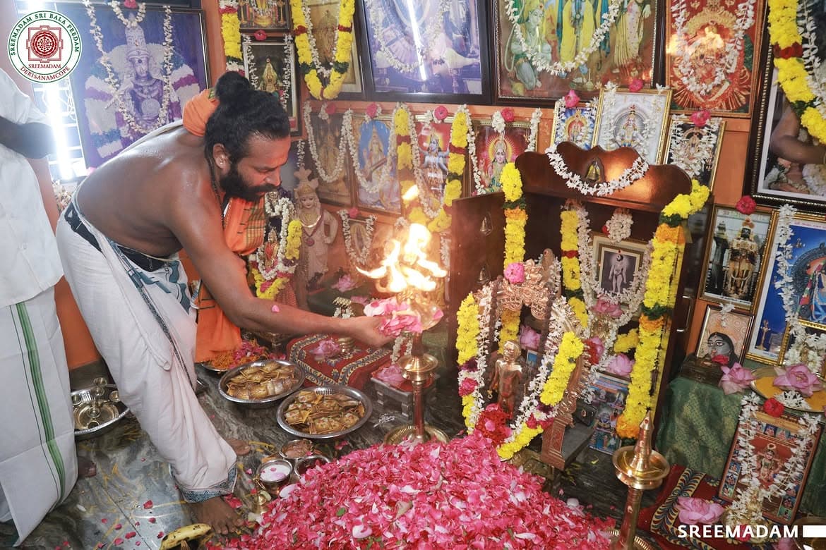 Pranava Sahasranama Archanai & Maha Deeparadhanai - Image 4