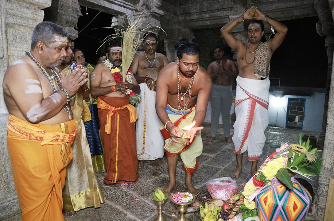 SreeMadam & Shaivam Org Presents Margazhi Grand Marghazhi Bhajanai Abhishega Aradhanai Samapthi Celebration – Sixth Year Celebration Ragaveshvarar Temple, Derisanamcope | 14-01-2026 - Image 3